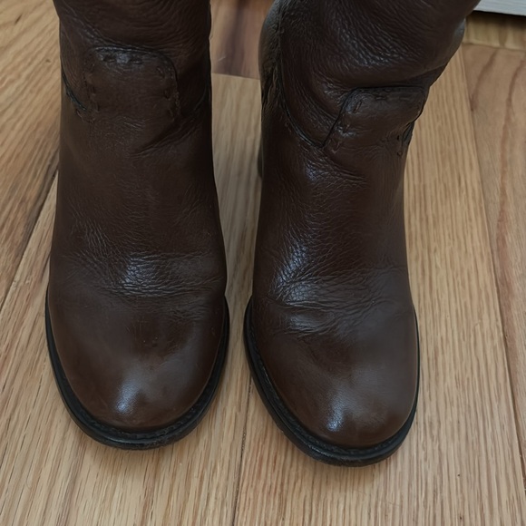 Tory Burch Brown Wyatt Stovepipe Pebbled Leather Gold Logo Tall boots Sz 6 - Picture 16 of 16